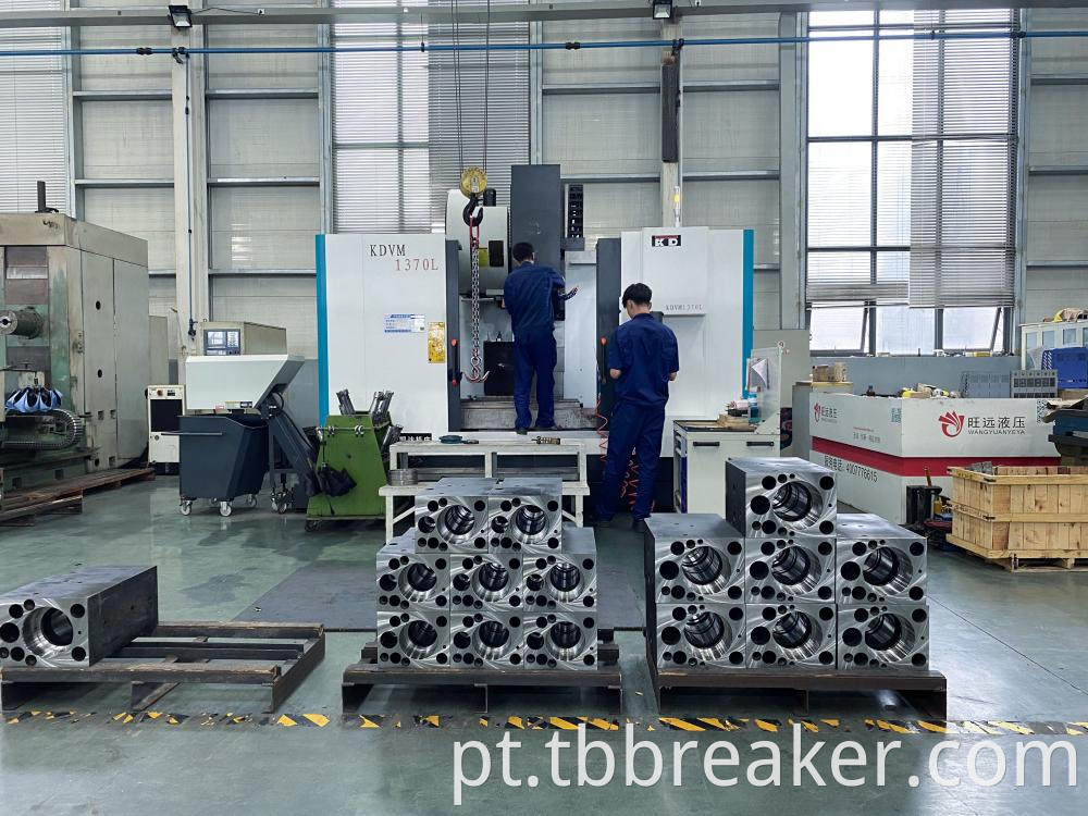 Machining Hydraulic Breaker Cylinder